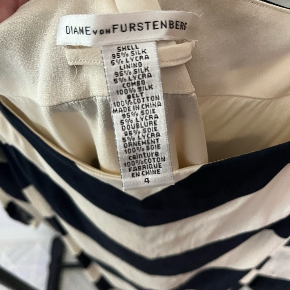 DIANE VON FURSTENBURG sz 4 Brigid Chevron Silk Dress Cream Off White Navy Stripe - Picture 5 of 13